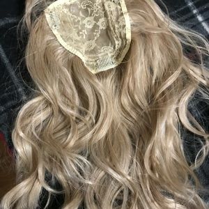 Small woman’s top of the head topper